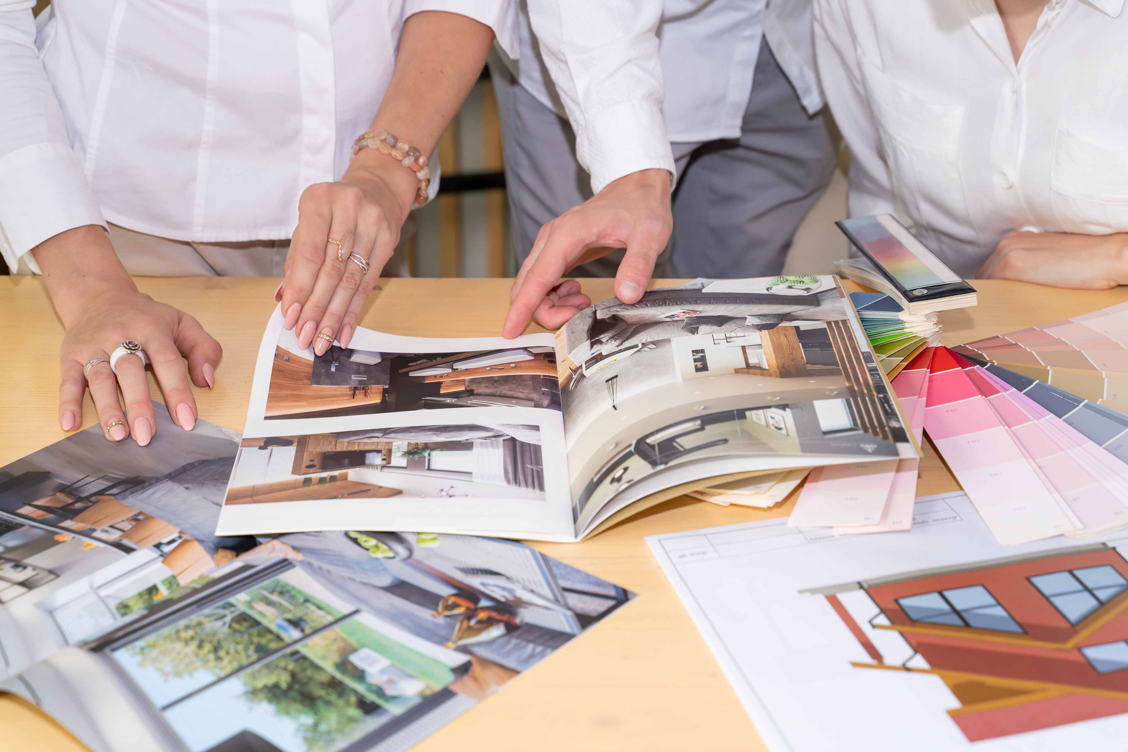 the designer chooses the color of the decor